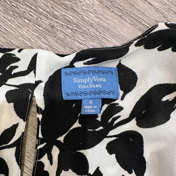 Simply Vera Wang S Lined, Pleats Sleeveless Floral Print Maxi Dress - Picture 2 of 4